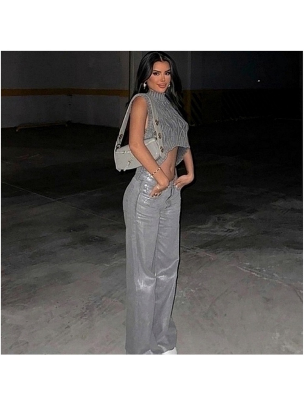 NEW! Blogger’s Favorite Zara Boho Metallic Wide Leg Jeans in Light Silver. 4. - Picture 9 of 16